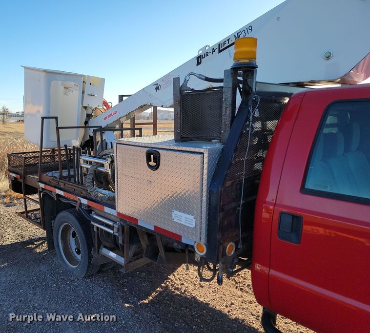 image for item KU9037 2011 Ford  F550 Super Duty XL bucket truck