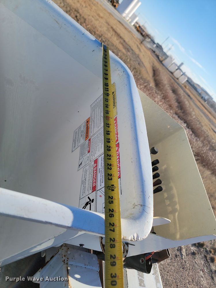 image for item KU9037 2011 Ford  F550 Super Duty XL bucket truck