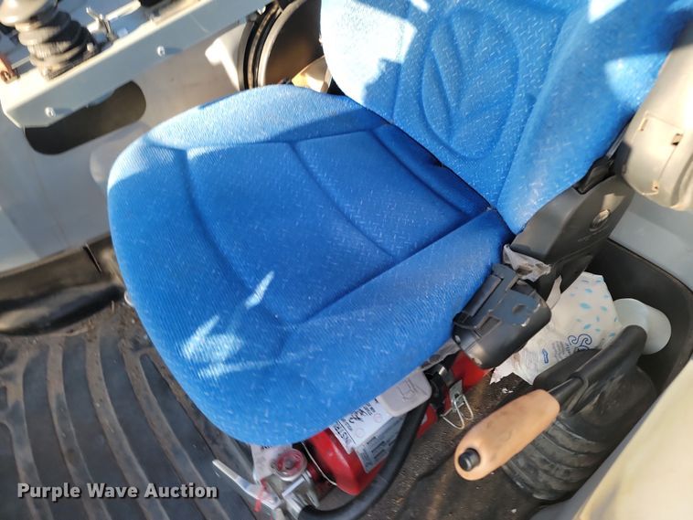 image for item KU9040 New Holland T6030 tractor