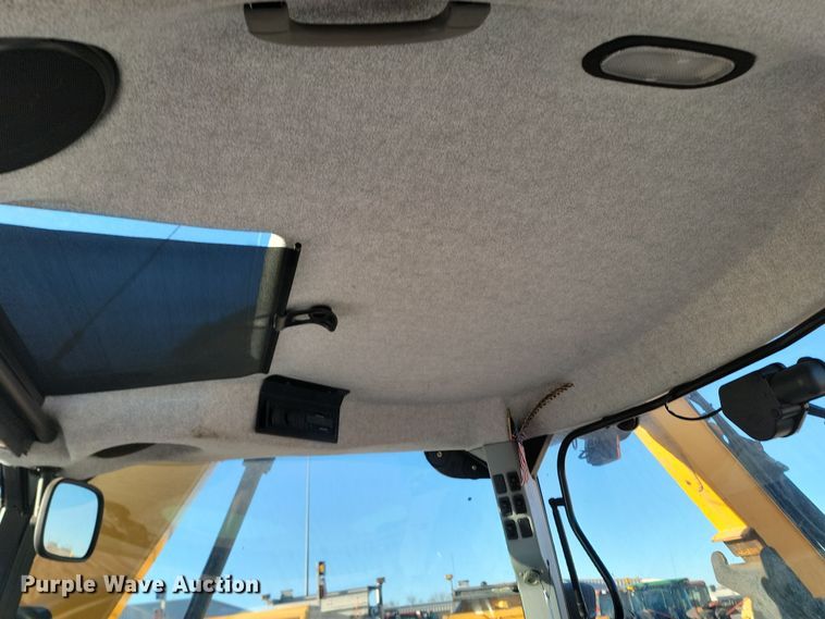 image for item KU9040 New Holland T6030 tractor