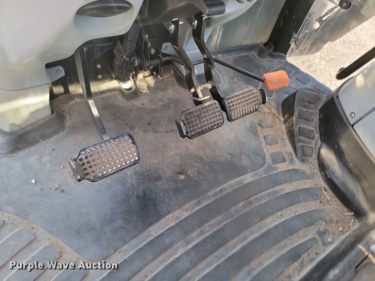 image for item KU9040 New Holland T6030 tractor