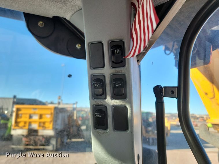 image for item KU9040 New Holland T6030 tractor