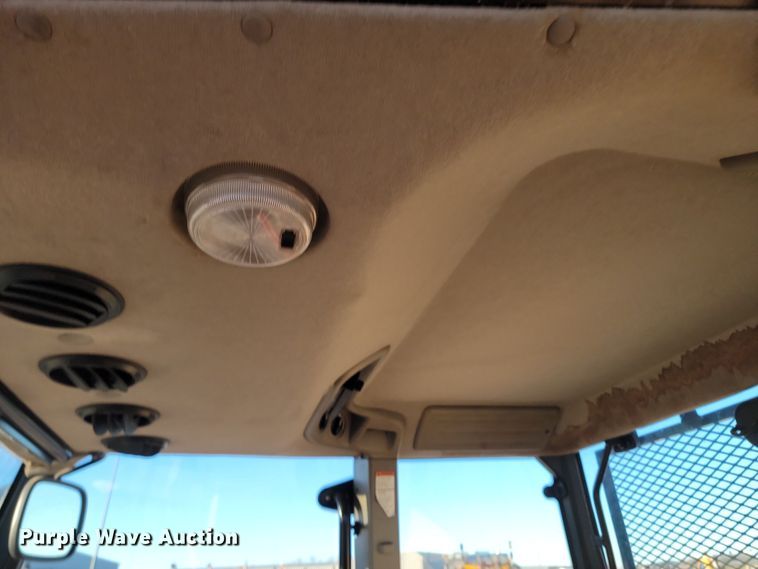 image for item KU9041 2005 Case IH Maxxum MXM120 MFWD tractor