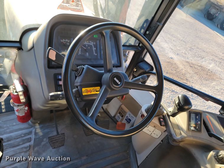 image for item KU9041 2005 Case IH Maxxum MXM120 MFWD tractor