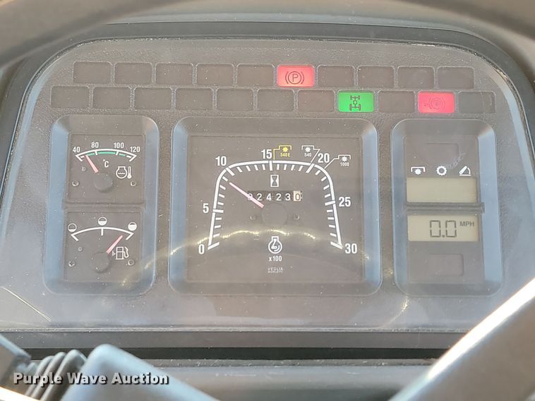 image for item KU9041 2005 Case IH Maxxum MXM120 MFWD tractor