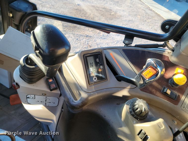 image for item KU9041 2005 Case IH Maxxum MXM120 MFWD tractor