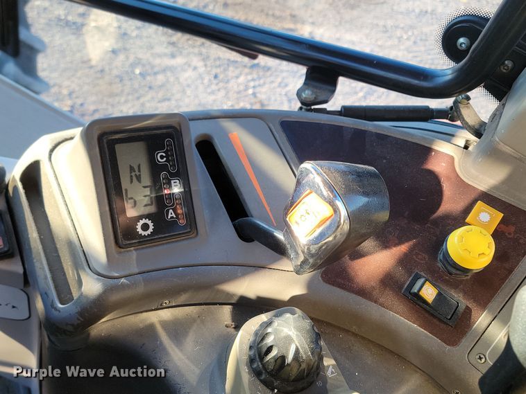 image for item KU9041 2005 Case IH Maxxum MXM120 MFWD tractor