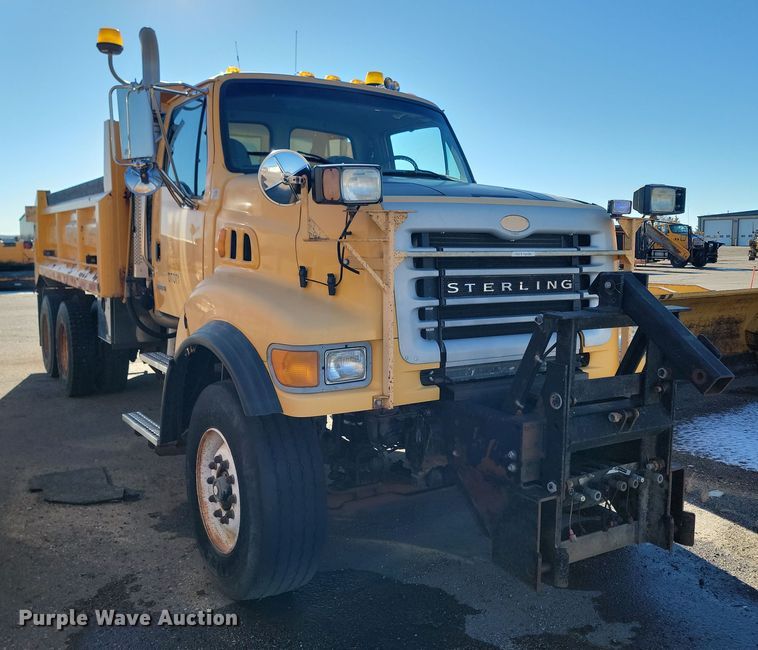 image for item KU9045 2003 Sterling LT9511  dump truck