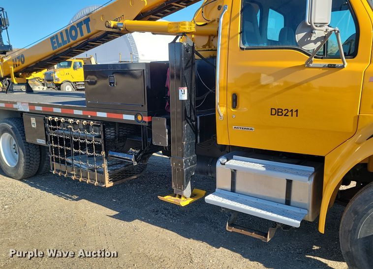 image for item KU9047 2003 Sterling Acterra  bucket truck