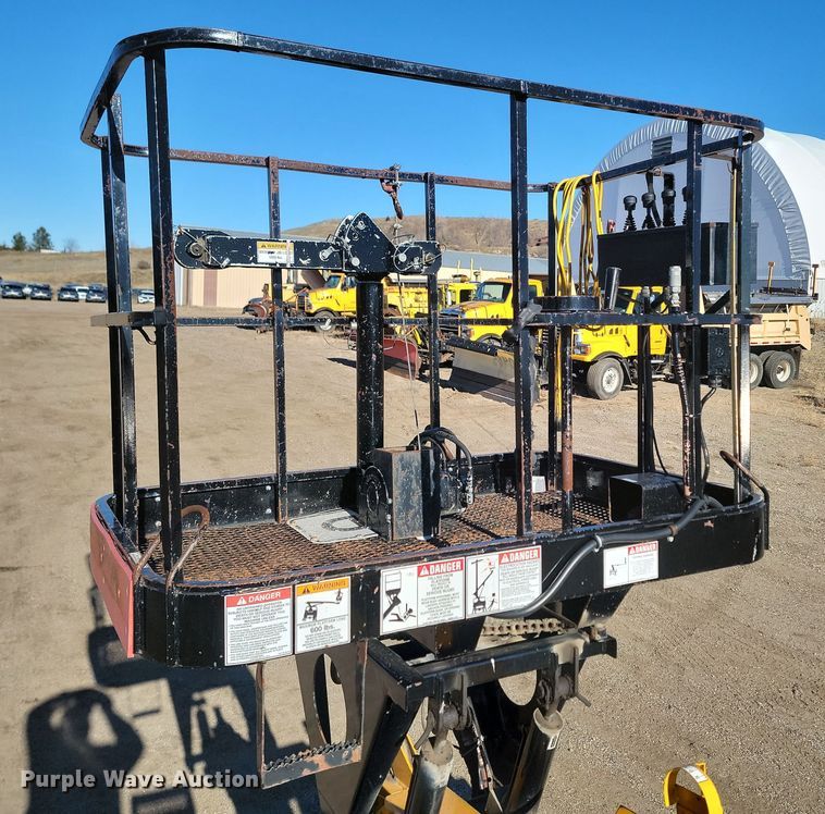 image for item KU9047 2003 Sterling Acterra  bucket truck