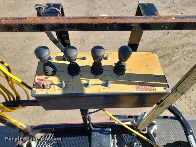 image for item KU9047 2003 Sterling Acterra  bucket truck