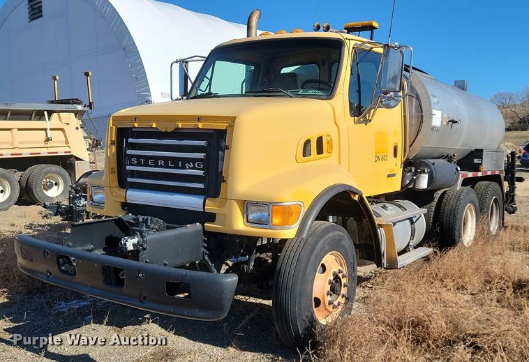 image for item KU9048 2007 Sterling LT7500  tank truck