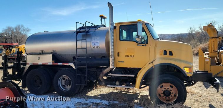 image for item KU9048 2007 Sterling LT7500  tank truck