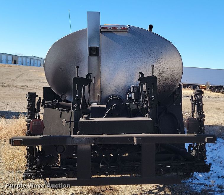 image for item KU9048 2007 Sterling LT7500  tank truck