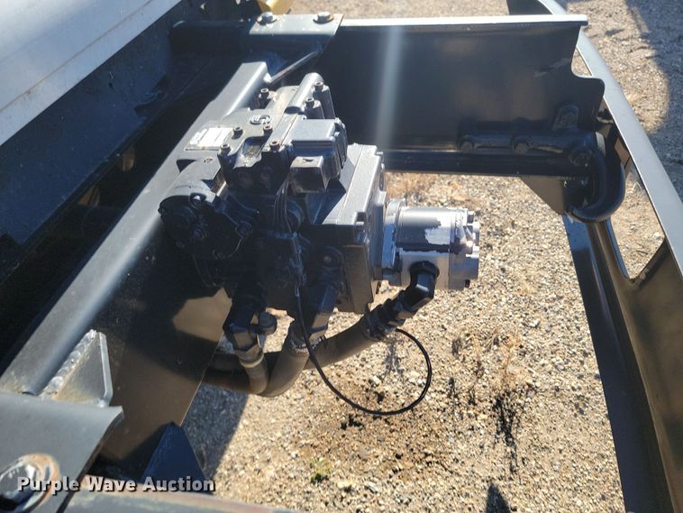 image for item KU9048 2007 Sterling LT7500  tank truck