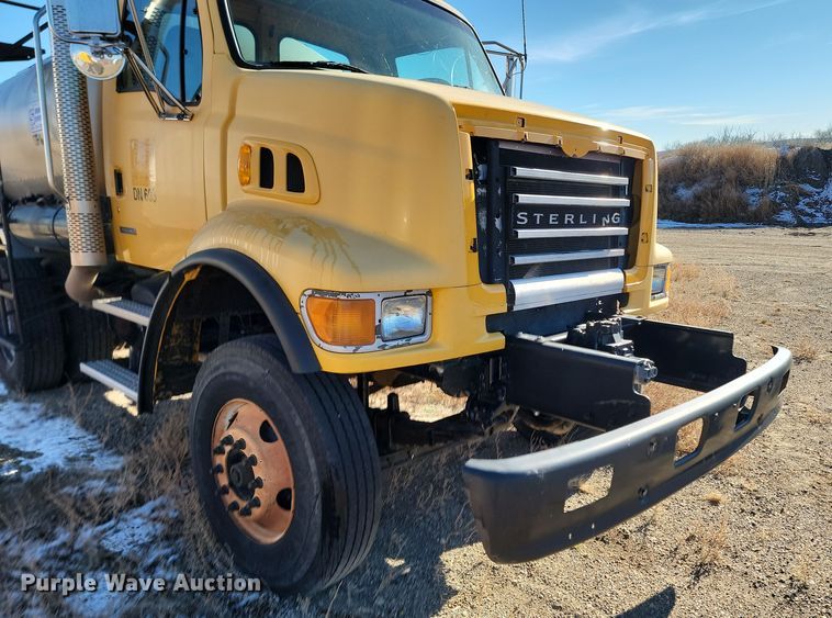 image for item KU9048 2007 Sterling LT7500  tank truck