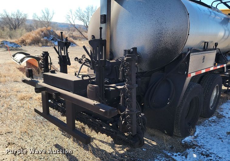 image for item KU9048 2007 Sterling LT7500  tank truck