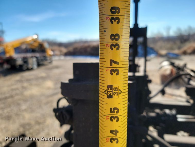 image for item KU9048 2007 Sterling LT7500  tank truck