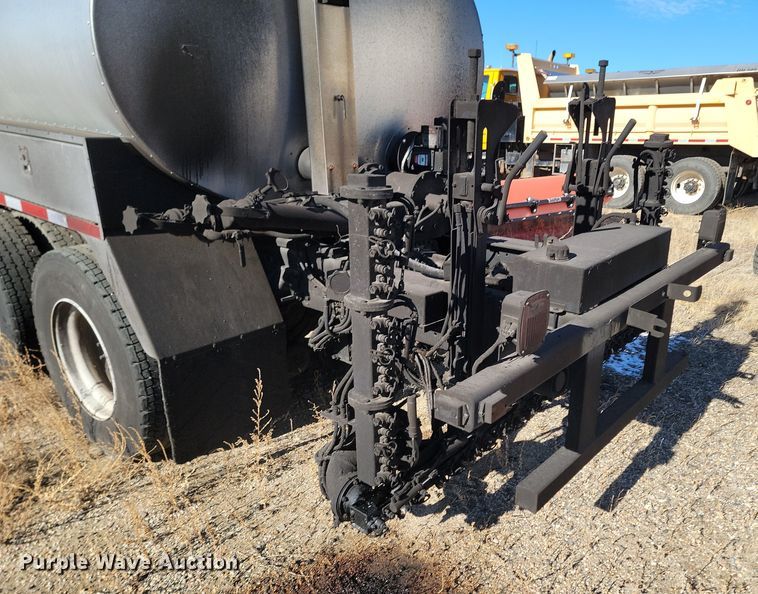 image for item KU9048 2007 Sterling LT7500  tank truck