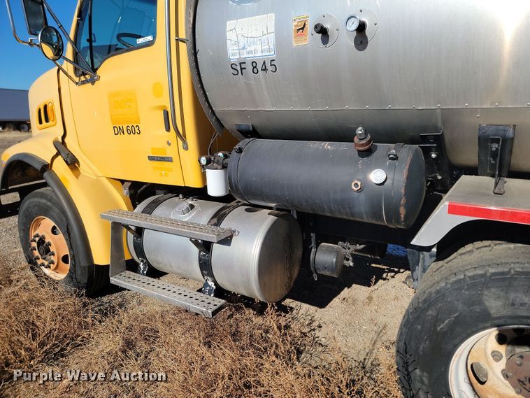 image for item KU9048 2007 Sterling LT7500  tank truck