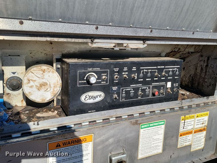 image for item KU9048 2007 Sterling LT7500  tank truck