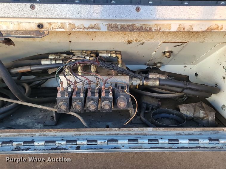 image for item KU9048 2007 Sterling LT7500  tank truck