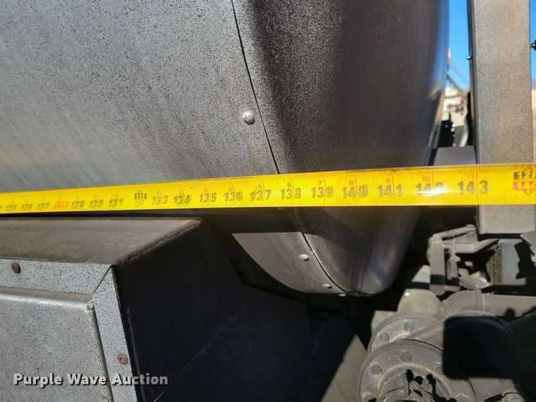 image for item KU9048 2007 Sterling LT7500  tank truck