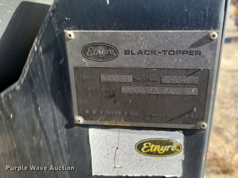 image for item KU9048 2007 Sterling LT7500  tank truck