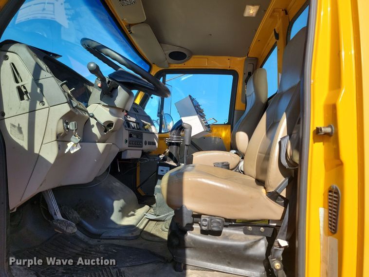 image for item KU9048 2007 Sterling LT7500  tank truck