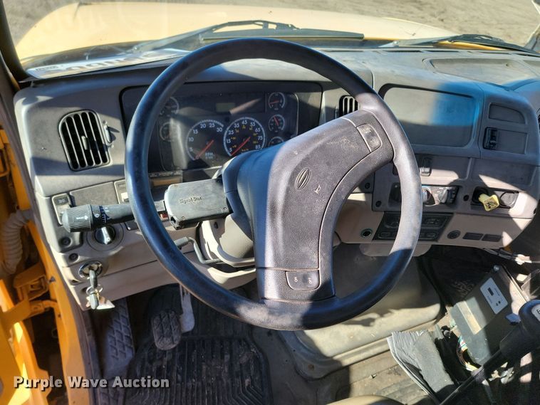 image for item KU9048 2007 Sterling LT7500  tank truck