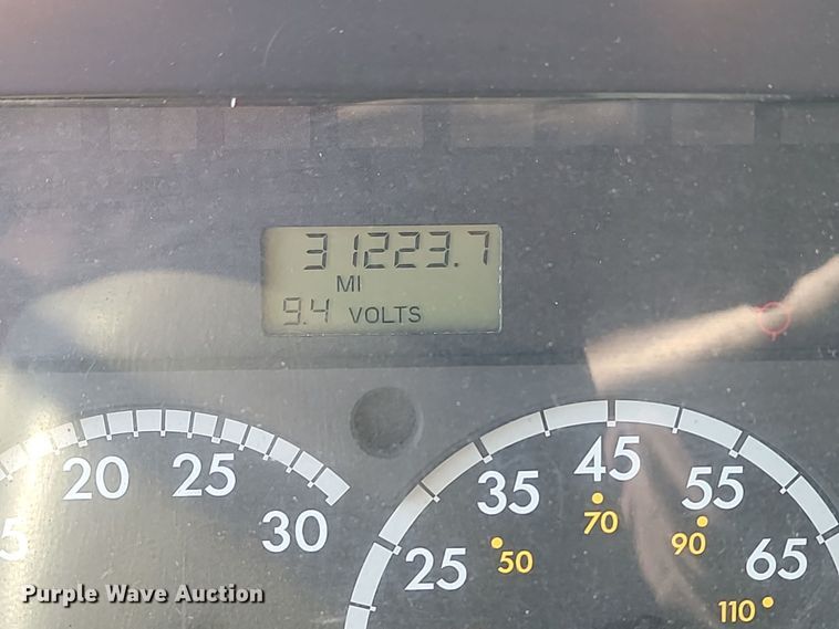 image for item KU9048 2007 Sterling LT7500  tank truck