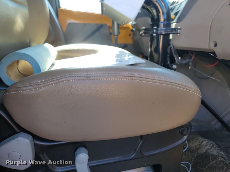 image for item KU9048 2007 Sterling LT7500  tank truck