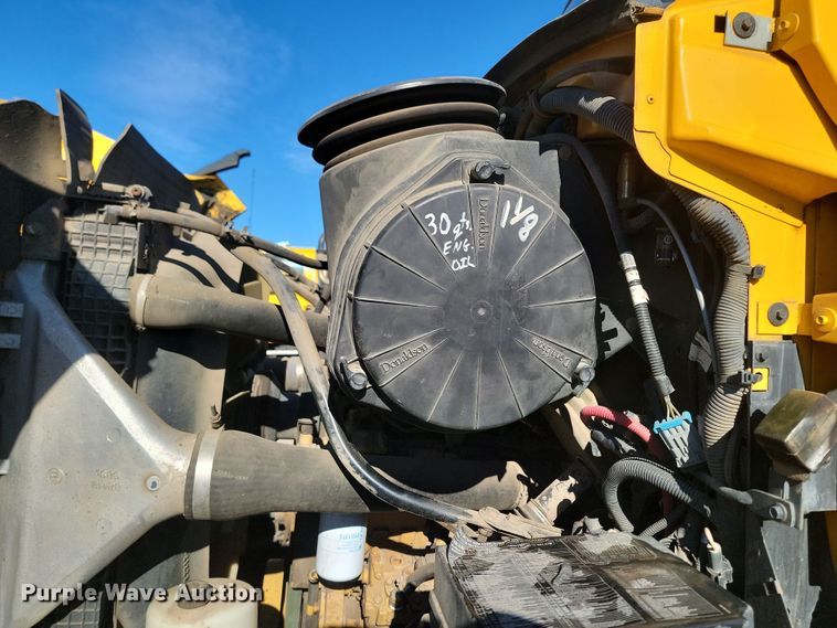 image for item KU9048 2007 Sterling LT7500  tank truck