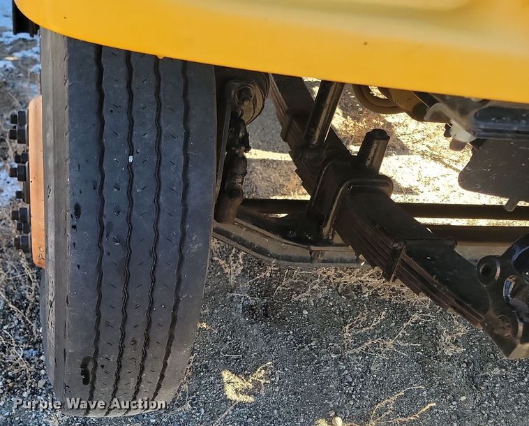 image for item KU9048 2007 Sterling LT7500  tank truck