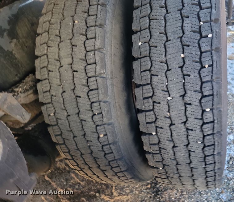 image for item KU9048 2007 Sterling LT7500  tank truck