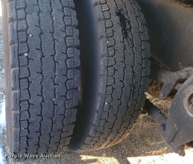 image for item KU9048 2007 Sterling LT7500  tank truck