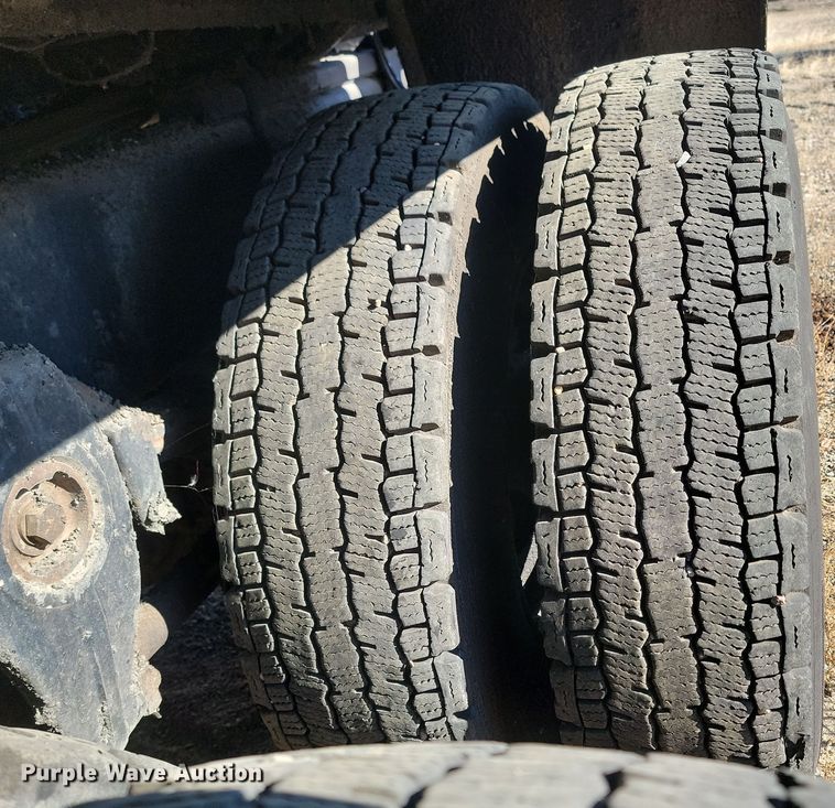 image for item KU9048 2007 Sterling LT7500  tank truck