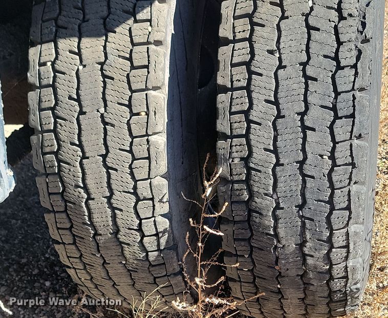 image for item KU9048 2007 Sterling LT7500  tank truck