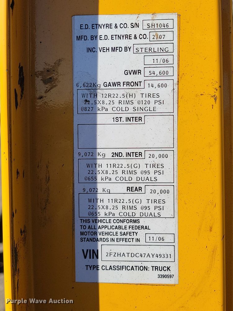 image for item KU9048 2007 Sterling LT7500  tank truck