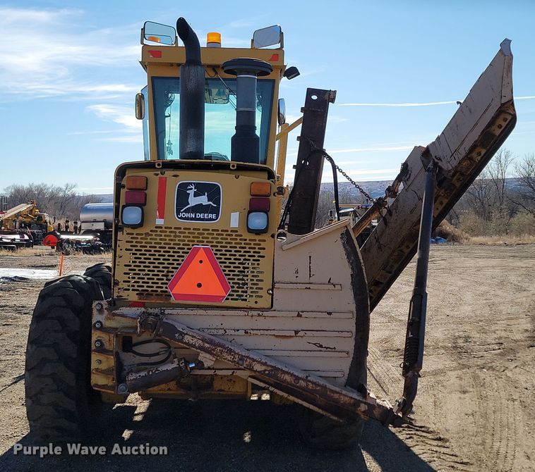 image for item KU9049 1996 John Deere 770BH  motor grader