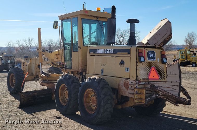 image for item KU9049 1996 John Deere 770BH  motor grader