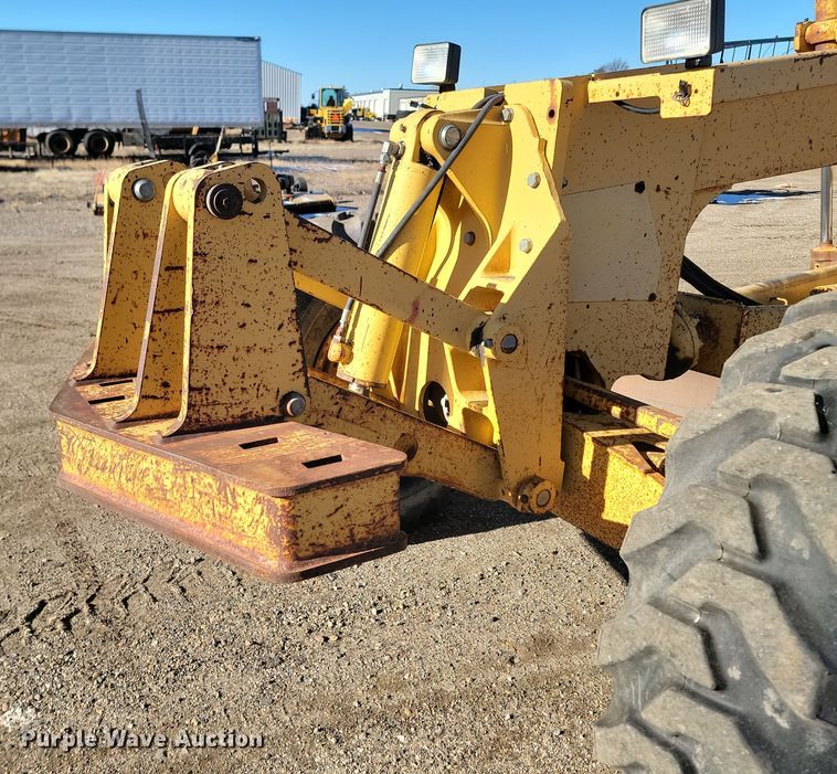 image for item KU9049 1996 John Deere 770BH  motor grader