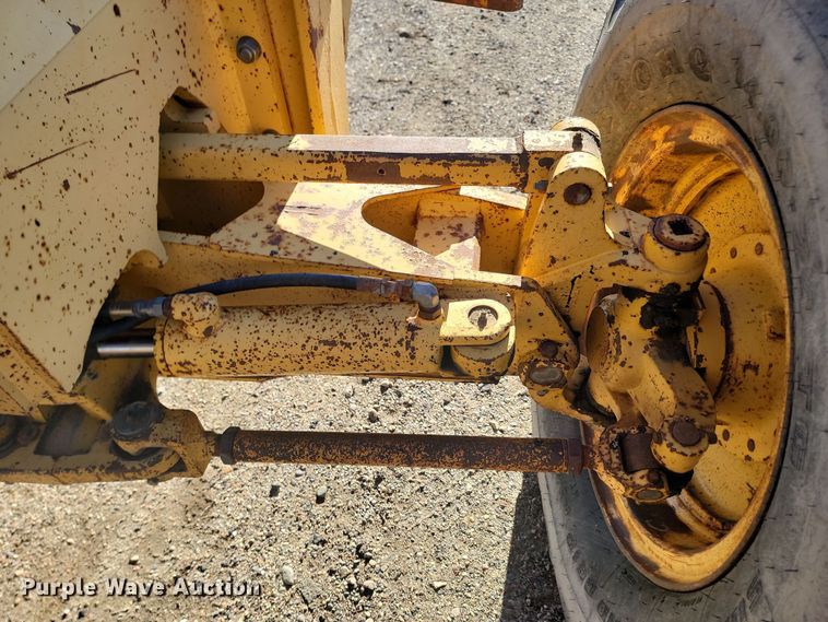 image for item KU9049 1996 John Deere 770BH  motor grader