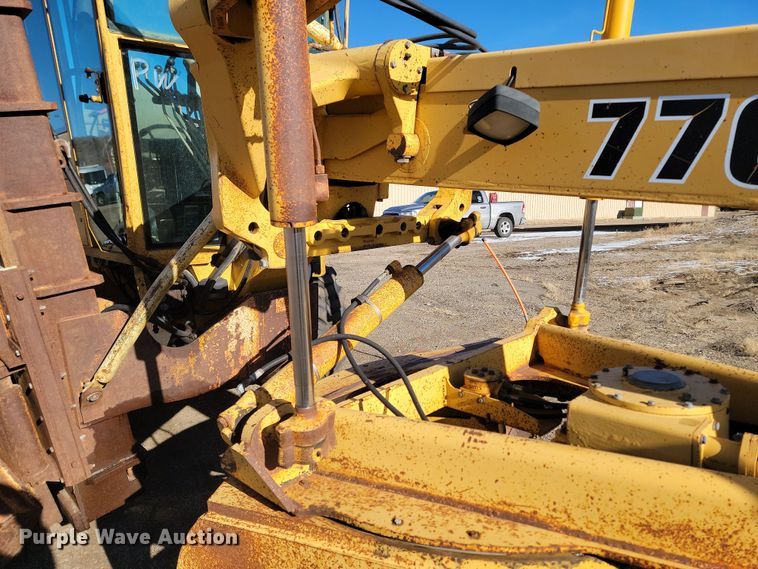 image for item KU9049 1996 John Deere 770BH  motor grader