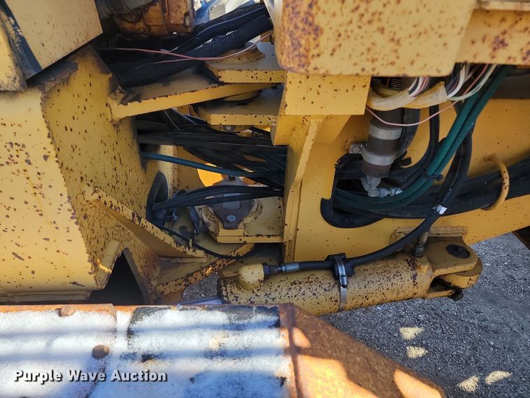 image for item KU9049 1996 John Deere 770BH  motor grader