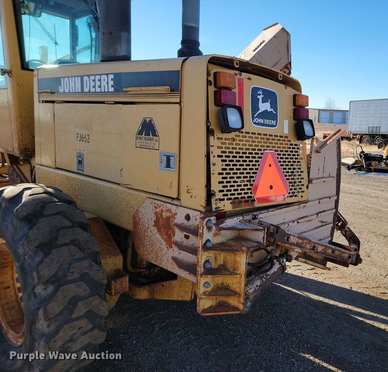 image for item KU9049 1996 John Deere 770BH  motor grader