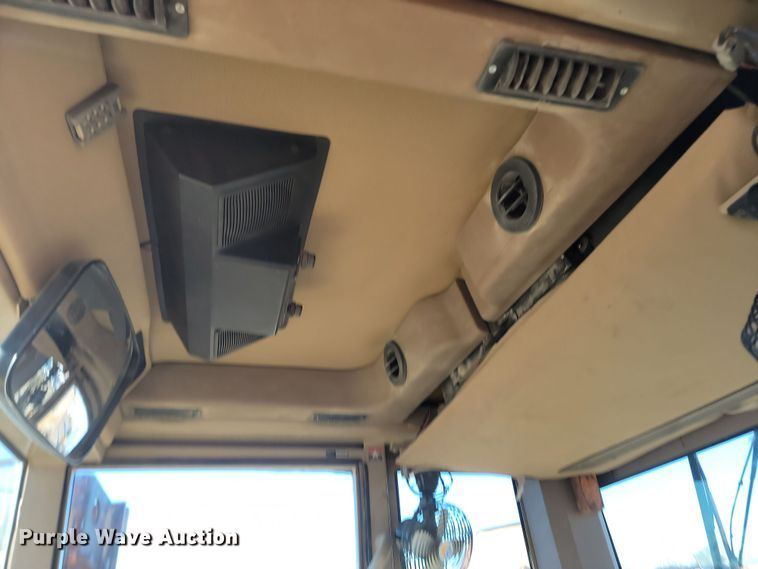 image for item KU9049 1996 John Deere 770BH  motor grader