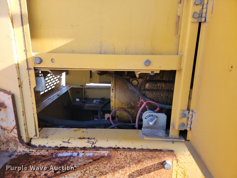 image for item KU9049 1996 John Deere 770BH  motor grader