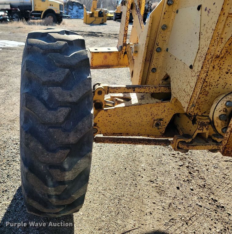 image for item KU9049 1996 John Deere 770BH  motor grader