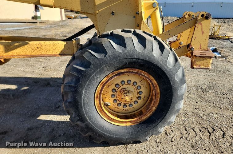 image for item KU9049 1996 John Deere 770BH  motor grader